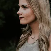 Manfaat toner bisa mengangkat kotoran di wajah secara maksimal dan miliki manfaat lain untuk kulit wajah. (unsplash.com)