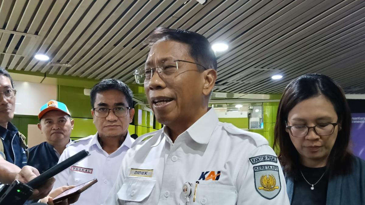 Antrean Penumpang untuk Refund Menumpuk di Stasiun Gambir, Masa Pengembalian Dana Diperpanjang hingga 7x24 Jam