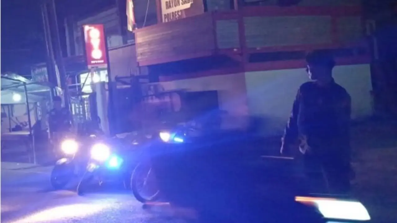 Polresta Manado menggelar Patroli Silau Mata di salah satu kawasan di Kota Manado, Sulut.
