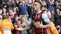 Danny Ings of Burnley celebrates scoring their first goal Action Images via Reuters / John Clifton Livepic EDITORIAL USE ONLY.