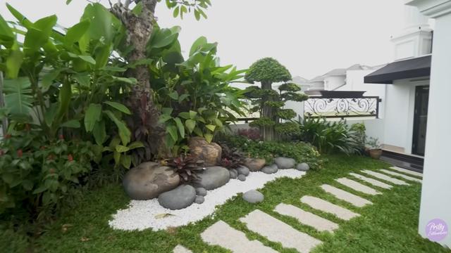 Potret Pagar dan Taman Rumah Prilly Latuconsina/Youtube/Prilly Latuconsina