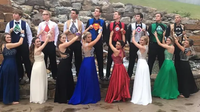 Outfit Semi Superhero, Kamu Tertarik Nggak?