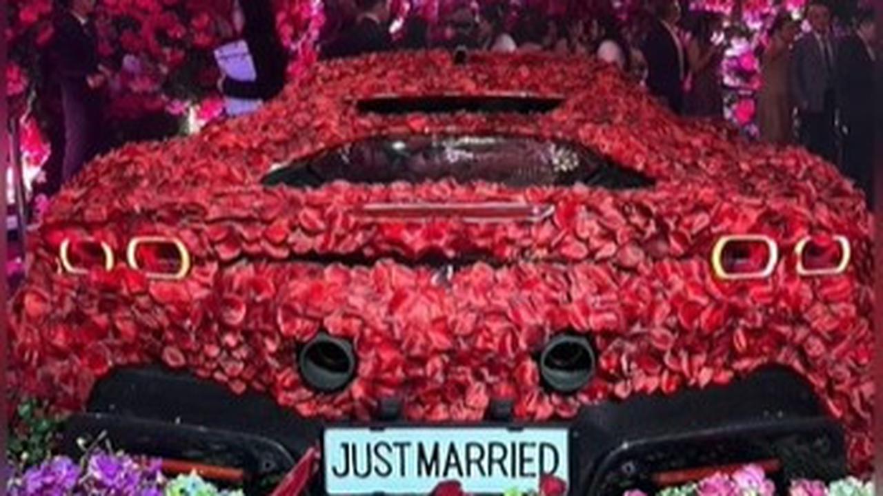 Pengantin Pria Sering Koleksi Mobil Mewah