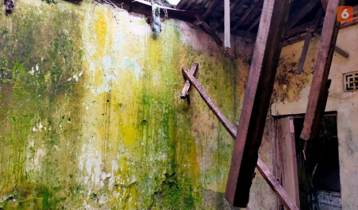 Kondisi Rumah Nyaris Ambruk