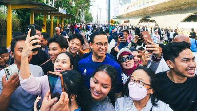 Anies Baswedan Turun ke CFD Bawa Pesan Inklusif tentang Penyandang Disabilitas. Foto: Instagram @aniesbaswedan.