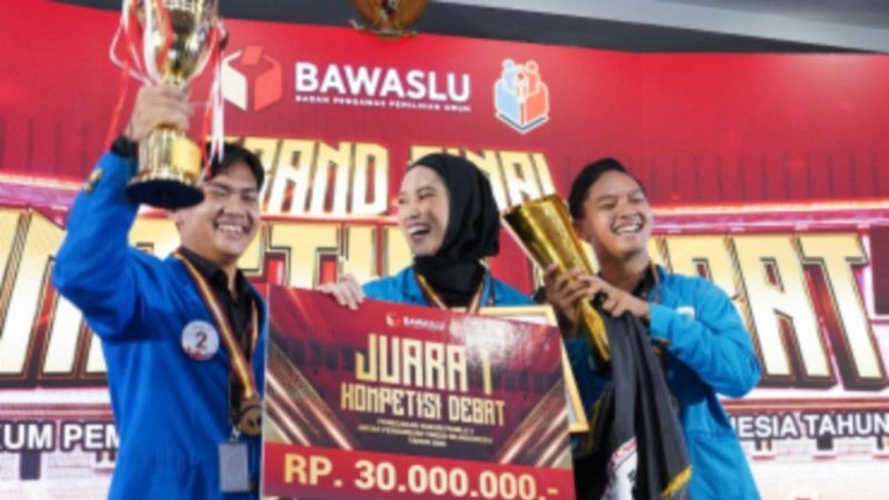 Mahasiswa UIN Jakarta Juarai Kompetisi Debat Bawaslu RI, Buktikan Keunggulan Hukum Pemilu