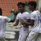 Striker Arema FC, Nur Hardianto, merayakan gol yang dicetaknya ke gawang Tira Persikabo pada laga Shopee Liga 1 di Stadion Pakansari, Bogor, Kamis (24/10). Arema tahan  imbang 1-1 Tira Persikabo. (Bola.com/Yoppy Renato)