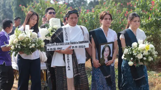 Isak Tangis Marsha Aruan Antar Ibunda ke Peristirahatan Terakhir: I Love You So Much