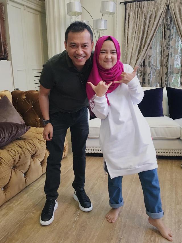 6 Potret Cantik Nissa Sabyan Saat Tak Pakai Kacamata Hot