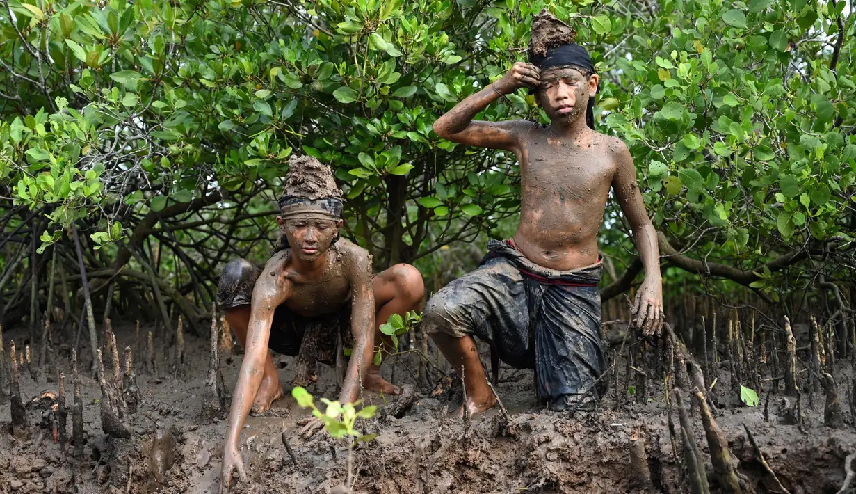Tradisi ini diadakan sehari setelah Nyepi di Hari Raya Nyepi. (SONNY TUMBELAKA/AFP)