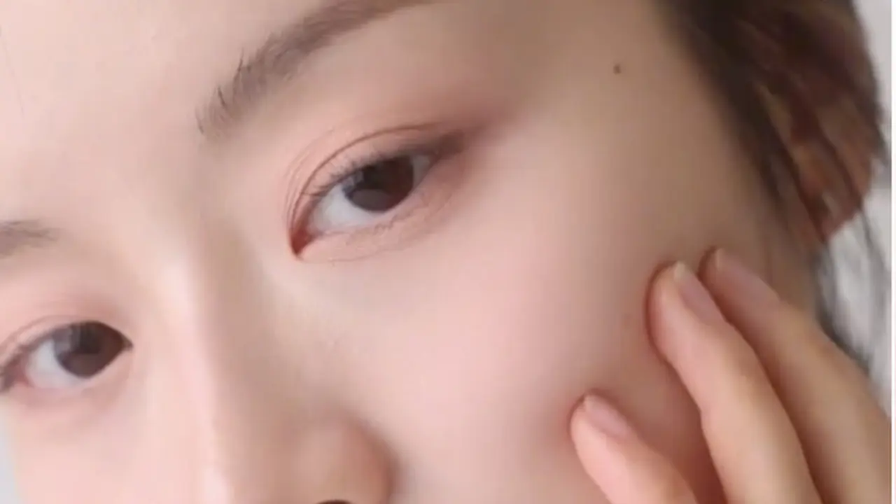 Melting blur lip pot