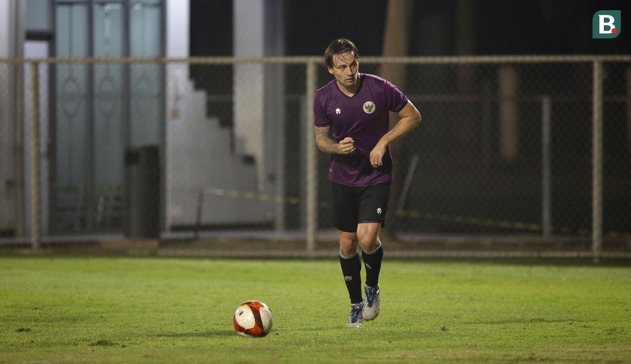 <p>Kehadiran Marc Klok ini disambut baik oleh para pendukung Timnas Indonesia. Marc Klok dinilai punya kualitas bagus untuk menjadi jenderal di lini tengah Garuda Muda. (Bola.com/Ikhwan Yanuar)</p>
