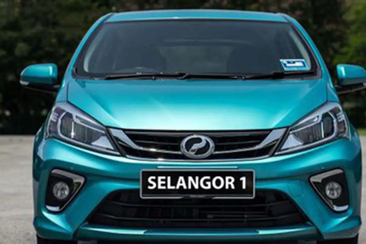 Di Malaysia, pelat nomor kendaraan bisa dipesan sesuai nama