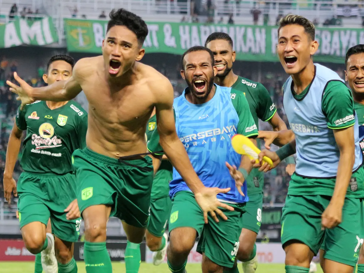 Ucapan Perpisahan Marselino Ferdinan Sebelum ke Eropa Bikin Ruang Ganti  Persebaya Penuh Haru - Indonesia Bola.com