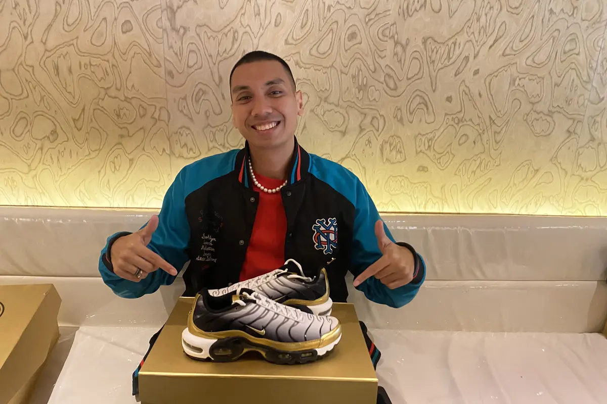 Rayi Ran dengan Koleksi Sneakers Nike Eksklusif Rayakan 50 Tahun Foot Locker. [Anisha/Fimela]