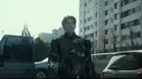 Kim Woo Bin, sebagai penjaga Alien yang memberontak turun ke bumi. Ia menyamar sebagai manusia biasa. (Foto: YouTube)