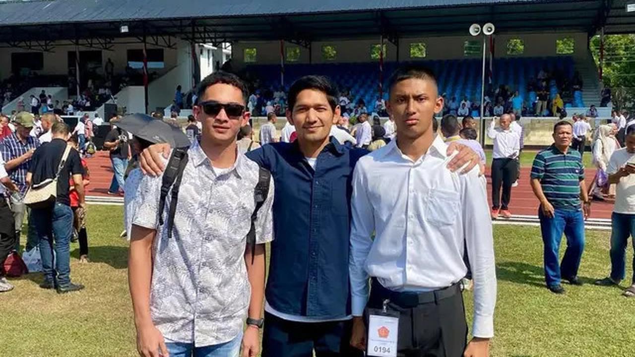 7 Potret Kebersamaan Ibnu Jamil dan Dhofin Maula, Bangga Sang Putra Lolos Akmil
