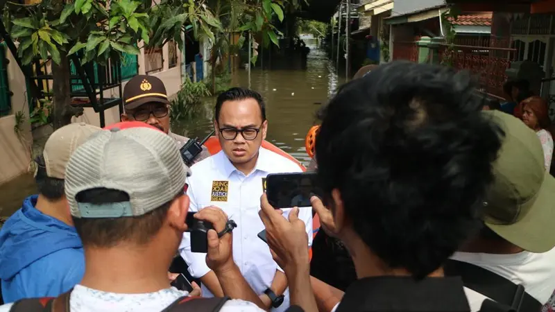 Anggota Fraksi PKB DPR RI M Rano Alfath mendatangi lokasi banjir di Tangerang.