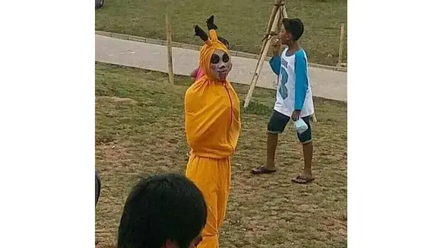 Gagal Seram, Ini 6 Potret Orang Dandan Seperti Pocong di Siang Hari Ini Kocak
