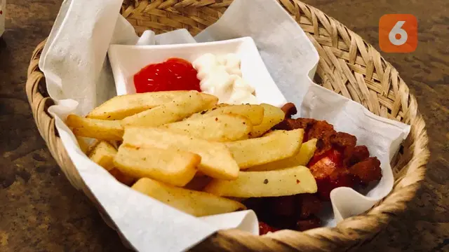 Kentang goreng hidangan mengandung lemak dan kolesterol