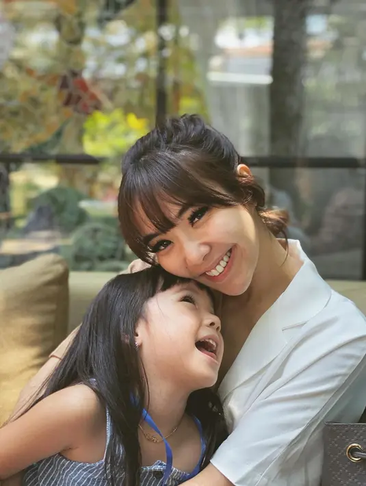 “Selebihnya kita semua serahin sama Tuhan memang benar. Makanya kalau ditanyain apa rencana ke depan, ya kita semua berencana yang baik tapi kan semuanya juga Tuhan yang menentukan,” terang Gisel. (Instagram/gisel_la)