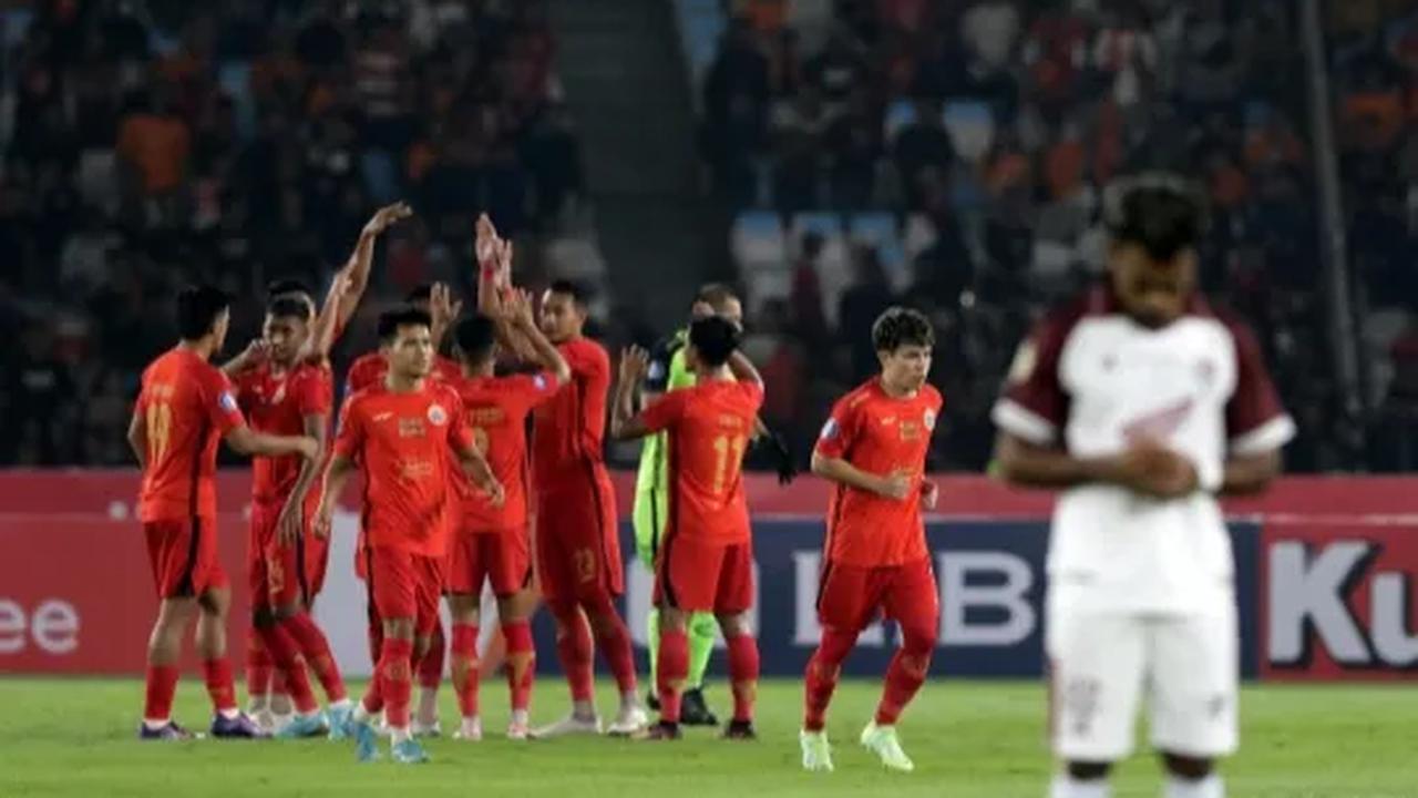 "Sehingga berkembang seakan-akan tanda kutip ini adalah suatu upaya untuk mengusir Persija dari Jakarta dan bertanding keluar," kata Ali.