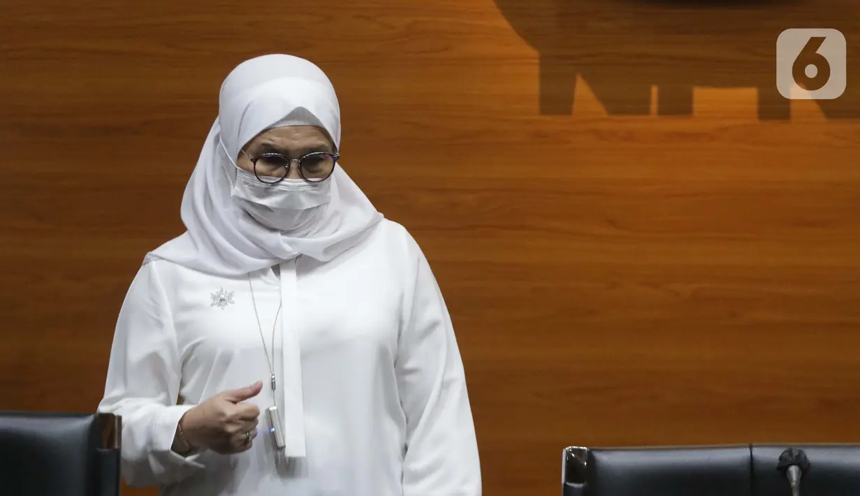 Wakil Ketua KPK, Lili Pintauli Siregar saat rilis penahanan Direktur PT Adonara Propertindo, Tommy Adrian di Gedung KPK, Jakarta, Senin (14/6/2021). Selain menahan Tommy Adrian, dalam kasus yang sama KPK juga telah menahan Yoory C Pinontoan dan Anja Runtuwene. (Liputan6.com/Helmi Fithriansyah)