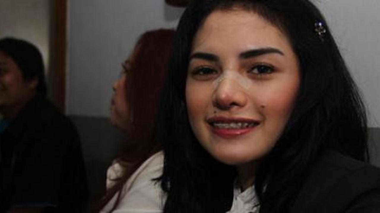 Nikita mirzani operasi hidung demi pemotretan Playboy