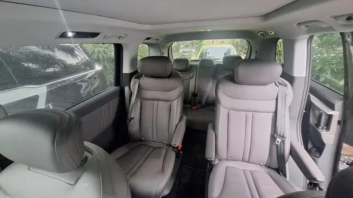 Merasakan Kenyamanan Kursi Penumpang Maxus Mifa 7
