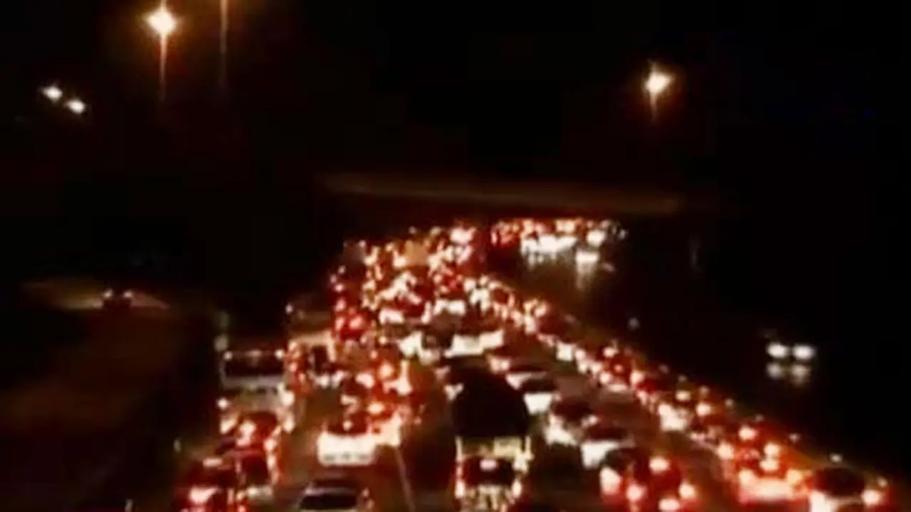 Tol Cikampek Macet