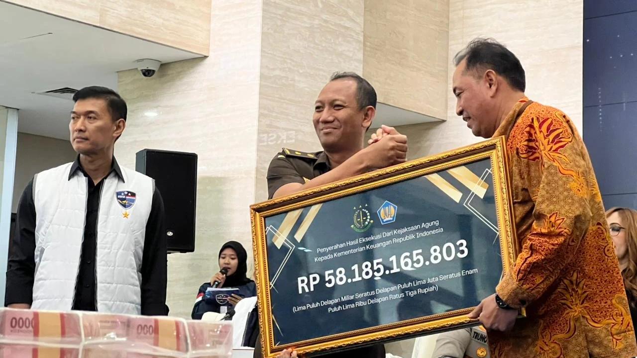 Penampakan Gunungan Uang Rp58 Miliar dari Kasus Judi Online