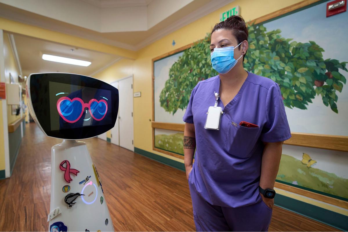 FOTO: Robin, Robot 'Gadis Kecil' yang Temani Pasien Anak di Rumah Sakit