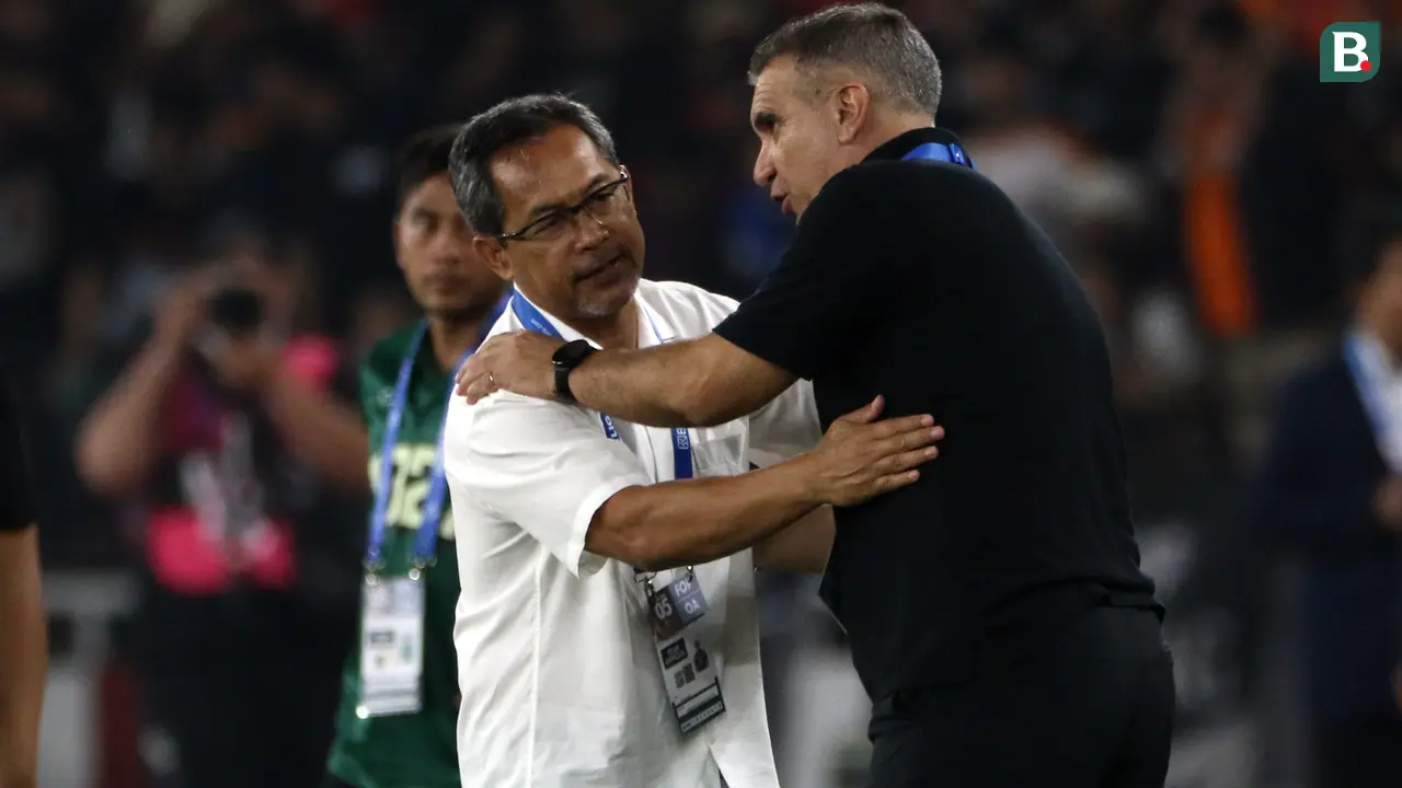 Pelatih Persebaya Surabaya Aji Santoso