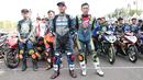 Perwakilan pembalap yang bertanding di Yamaha Cup Race Seri 1 yang bertempat di Sirkuit Puncak Mario, Kabupaten Sidrap, Sulawesi Selatan. (Bola.com/Abdul Aziz)