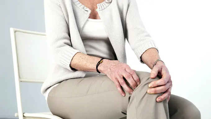 Nyeri Sendi, Kapan Perlu Konsumsi Suplemen? (Image Point Fr/Shutterstock)