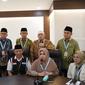 7 anggota DPD RI di kantor Daker Makkah bersama Kepala Daker Makkah Mukhammad Khanif, Minggu (3/7/2022). (Foto: Mevi Linawati/Liputan6.com).