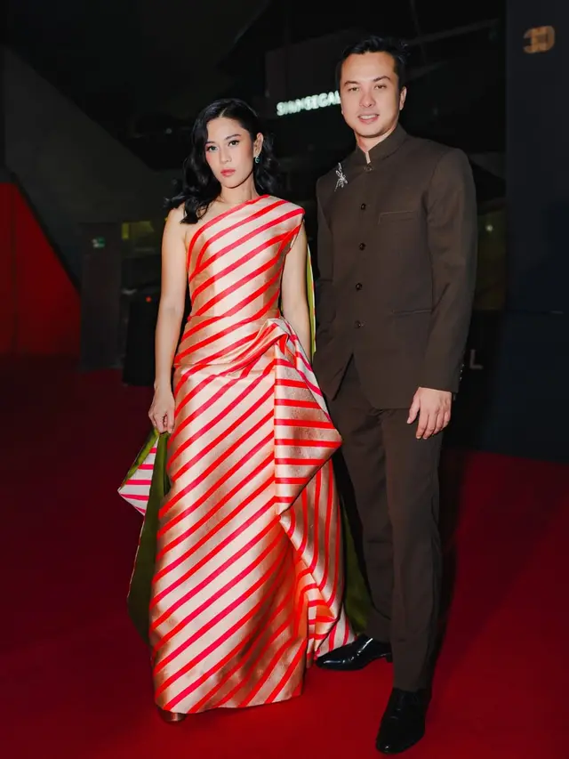 Adu Gaya Rangga-Cinta Dua Generasi di Red Carpet BIFF 2025, Dian Sastrowardoyo–Nicholas Saputra Bak Antar Leya Princy–El Putra ke Prom Night