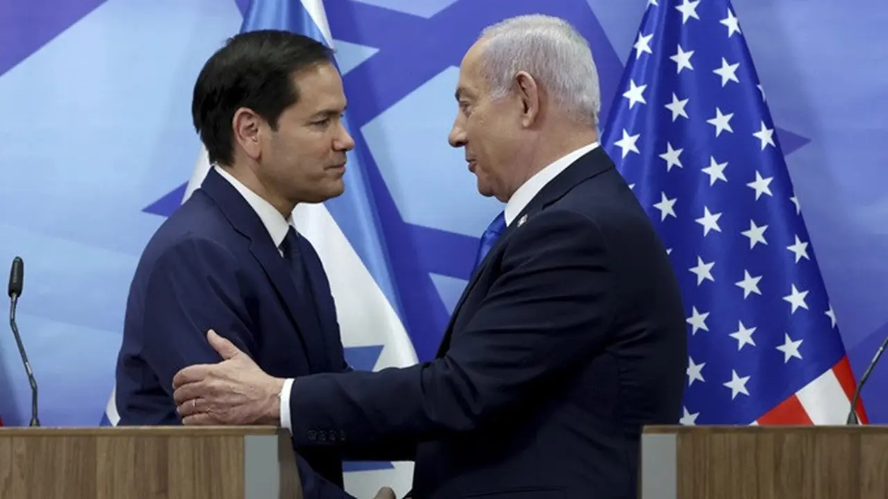 Menteri Luar Negeri Amerika Serikat Marco Rubio dan Perdana Menteri Israel Benjamin Netanyahu saat bertemu di Yerusalem pada Minggu (16/2/2025).