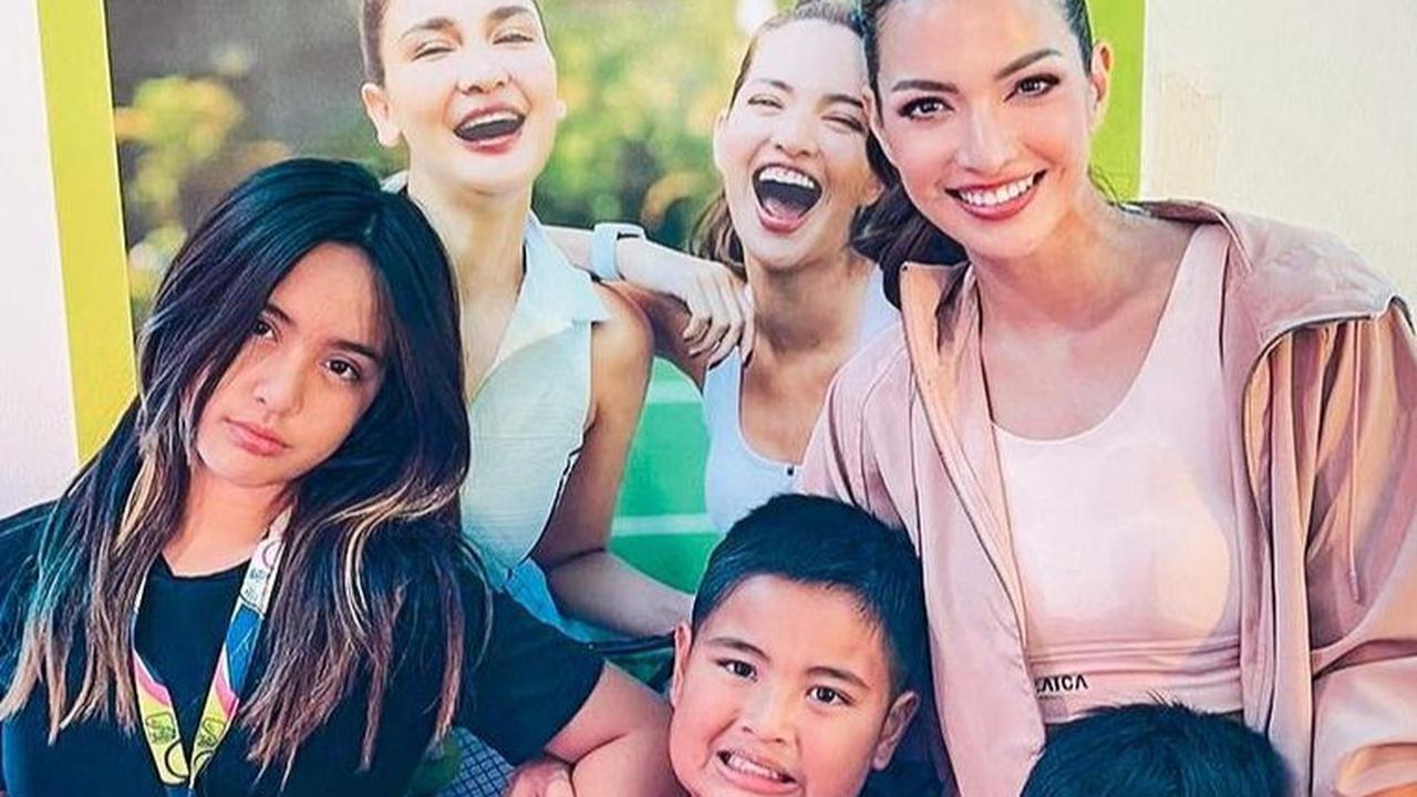 Terlebih, Nia terlihat awet mudah meski sudah menjadi ibu tiga anak.&nbsp;