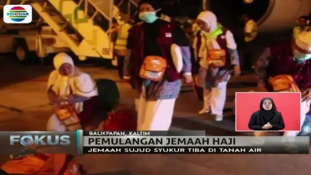 Ratusan jemaah haji kloter pertama debarkasi Balikpapan, Kalimantan Timur, kembali ke Tanah Air.