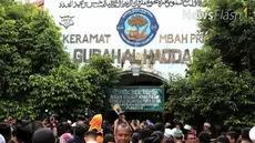 Makam Mbah Priok kini makin dikenal warga DKI Jakarta. Bahkan, di hari libur makin banyak saja yang datang ke lokasi Makam Mbah Priok di Jakarta Utara.  