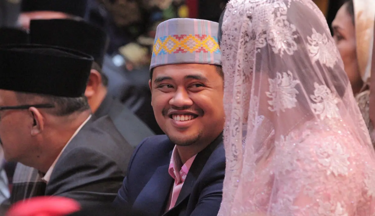 Berbagai tahapan mulai dilaksanakan. Termasuk Selasa (21/11), Kahiyang mengikuti upacara penabalan marga. Pada resepsi keduanya nanti, akan menggunakan adat Batak Mandailing atau Tapanuli Selatan. (Foto: Media Center Medan Bobby-Kahiyang)