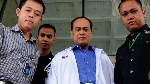Luthfi Hasan Datang Bersama Irjen Djoko Susilo ke KPK