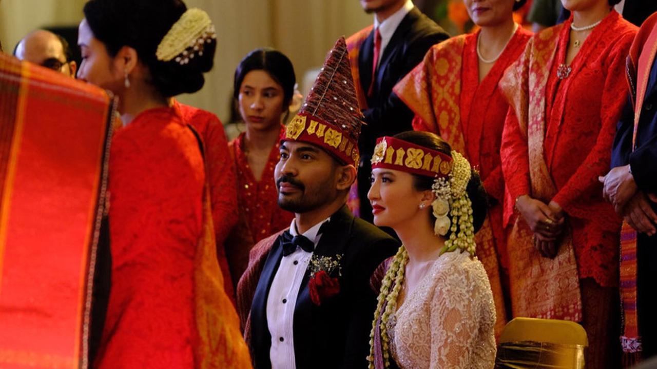 Penampilan Robby Purba dan Raline Shah