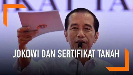 VIDEO: Momen Joko Widodo Bagikan Sertifikat Tanah