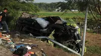 Kecelakaan karambol terjadi di jalan tol Solo &ndash; Semarang tepatnya di KM 487A+600 di Desa Teras, Kecamatan Teras, Kabupaten Boyolali, Jawa Tengah. (Liputan6.com/ Fajar Abrori)