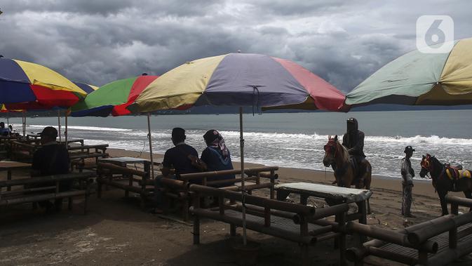 Dua Wisatawan Bogor Hilang Ditelan Ombak Pantai Sunset Sukabumi, SAR Bergerak