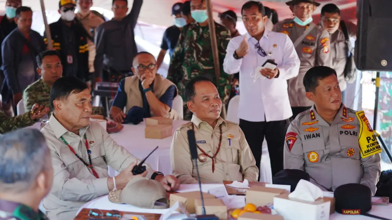 Menteri Koordinator Bidang Politik dan Keamanan (Menko Polkam) Republik Indonesia, Jenderal TNI (Purn.) Djamari Chaniago dan Gubernur Kalimantan Tengah Agustiar Sabran (Istimewa)