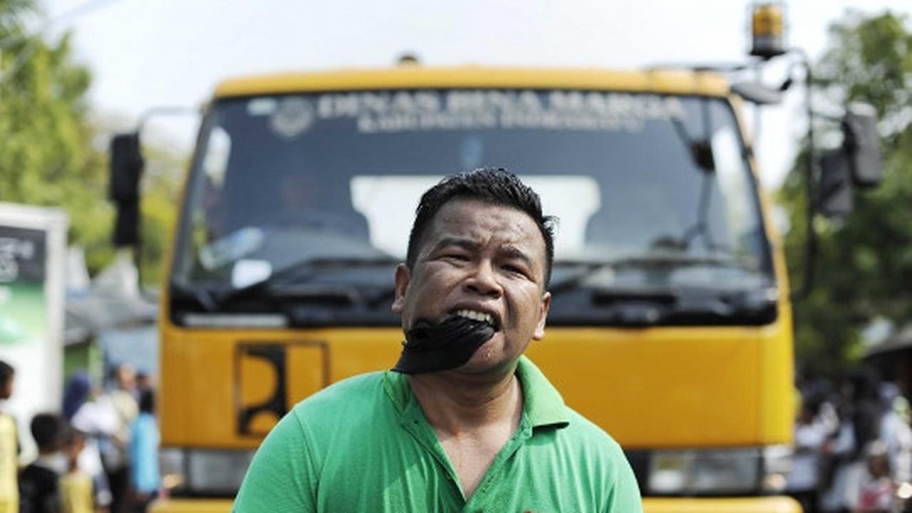 Luar biasa, pria asal Bandung ini punya gigi berkekuatan super