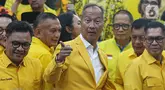Pelaksana Tugas (Plt) Ketua Umum Partai Golkar, Agus Gumiwang Kartasasmita usai memberikan keterangan terkait hasil rapat pleno pengurus Dewan Pimpinan Pusat (DPP) Partai Golkar di Gedung Golkar Slipi, Jakarta Barat, Selasa (13/8/2024). (Liputan6.com/Angga Yuniar)